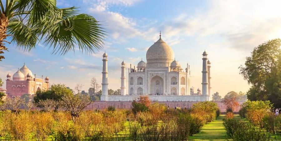 Visit Taj Mahal on India holiday
