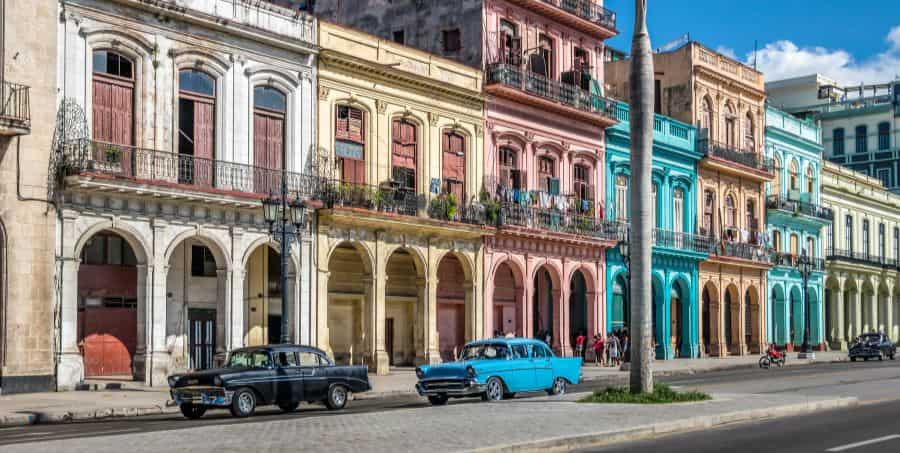 Guided car tours of Havana
